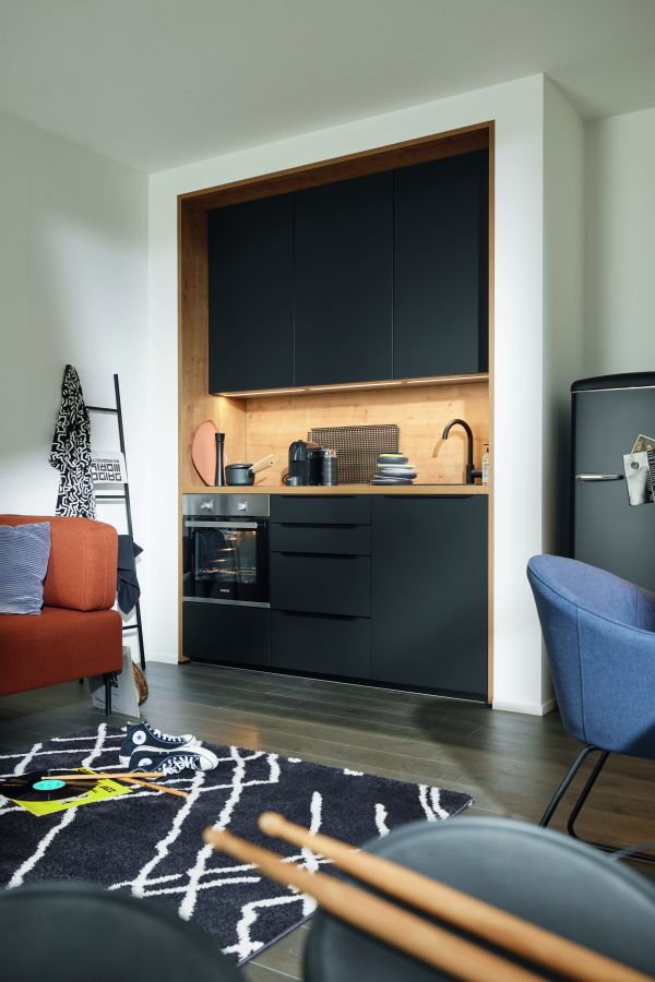 NK30532_PLUS___Schwarz_softmatt